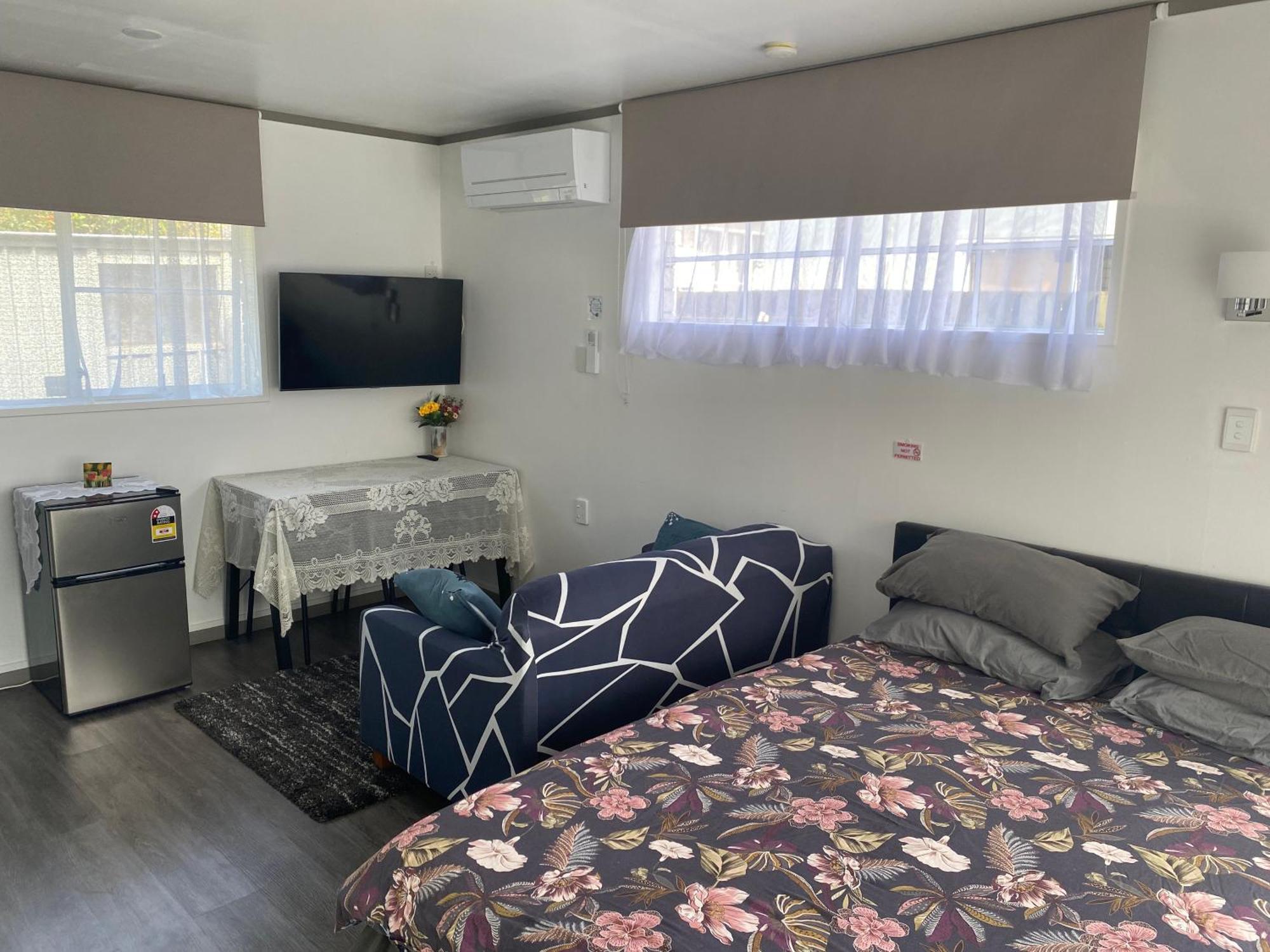 Self Contained En-Suite Private Bathroom, Private Entrance, Close To Shops & Hospital Homestay Hamilton Exterior foto